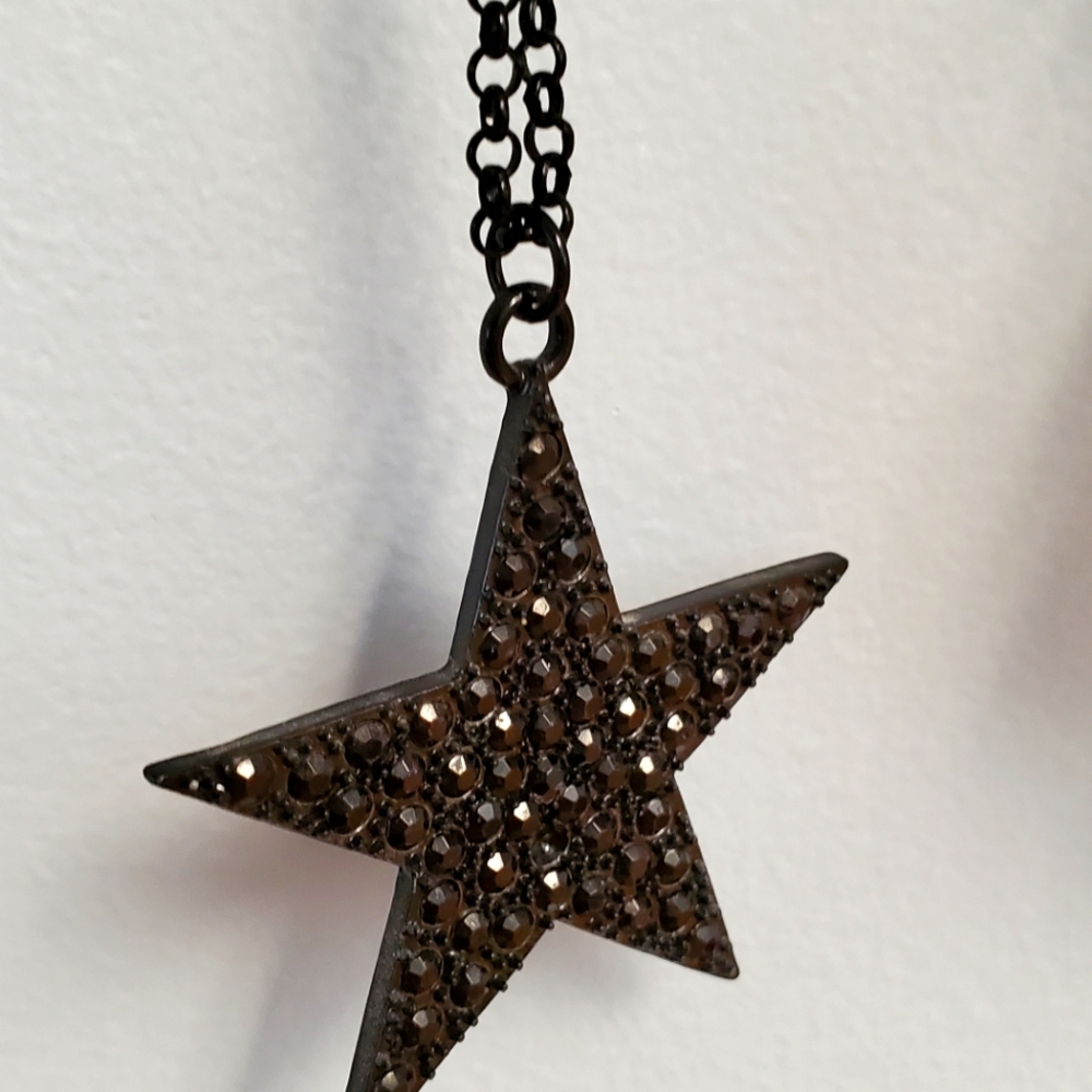 Necklaces - Picture 6 of 8